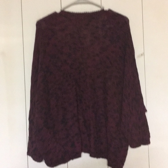 Black and burgundy knit sweater - Picture 3 of 3